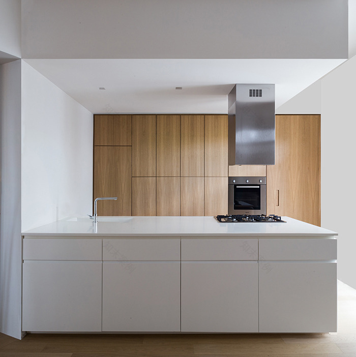 Bari 老屋翻新,打造现代生活空间-3