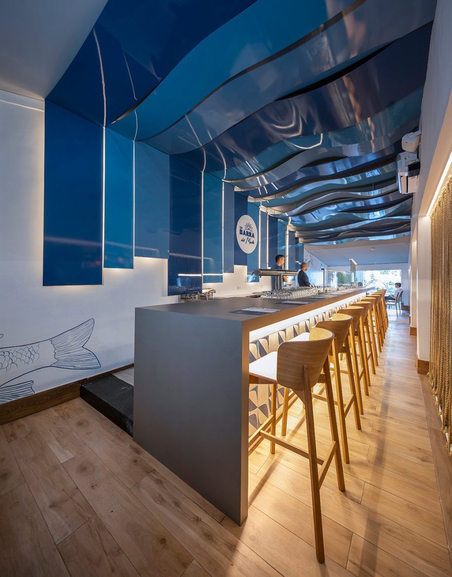激情海洋的蓝色韵律·Dos G Arquitectos 的海滨餐厅设计-0