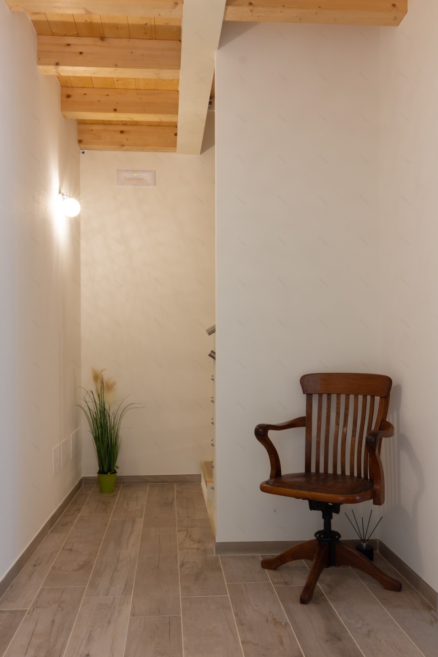 修复古城中心的“金色丰收之家”-9