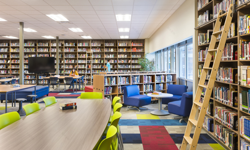 百年老校翻新重生,打造湖畔学习空间-3