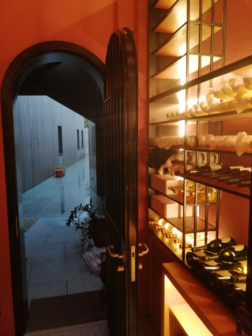 卢加诺葡萄酒库-7