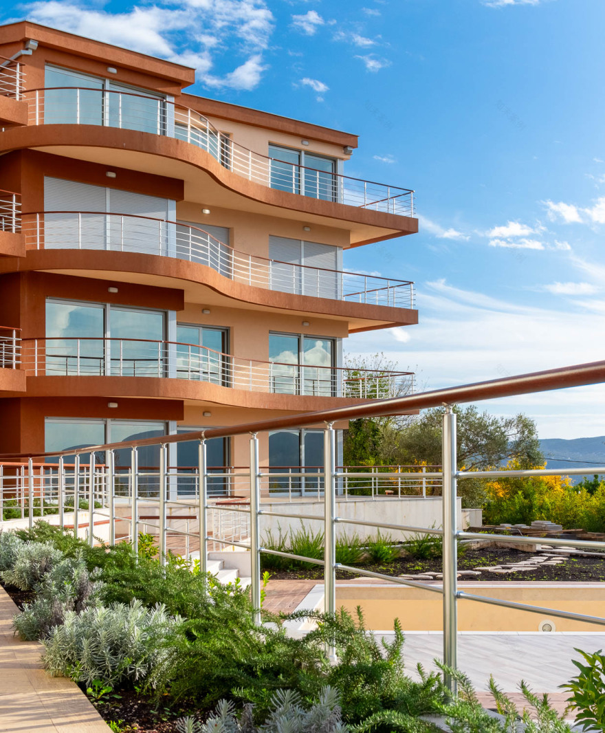 黑山 Kavac 度假公寓 | 豪华三卧一厅,配备全景露台-0