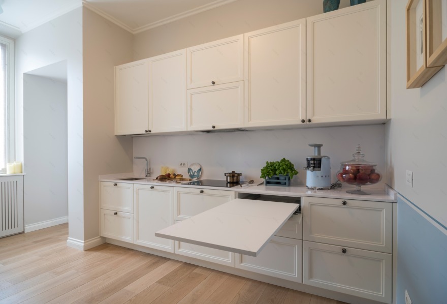 浪漫惊喜 · 兄弟俩为妈妈翻新公寓-1