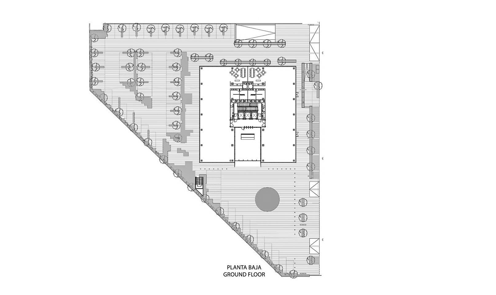 阿根廷 P8 办公建筑 | 极简抽象的玻璃立方与黑色入口管-6