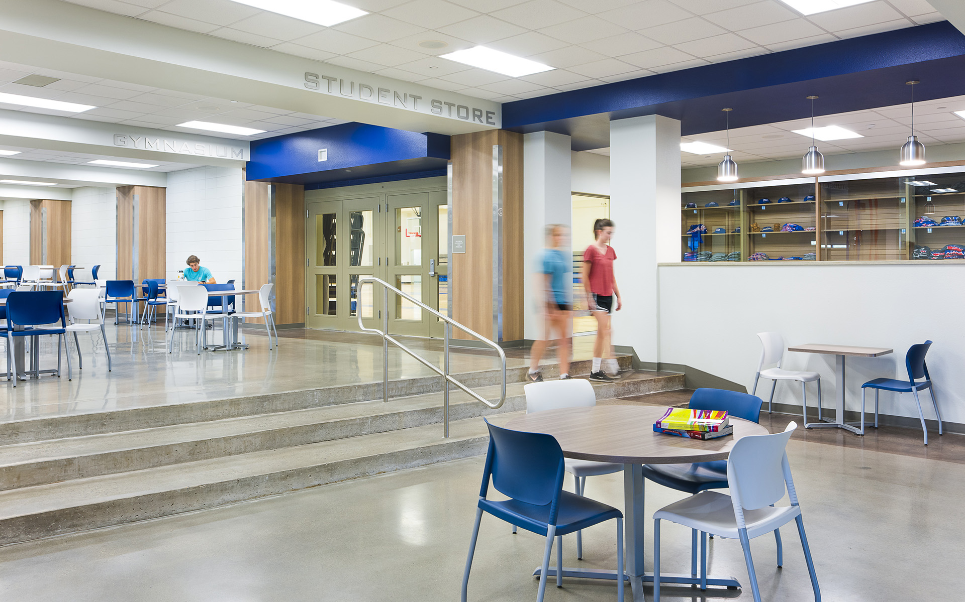 百年老校翻新重生,打造湖畔学习空间-4