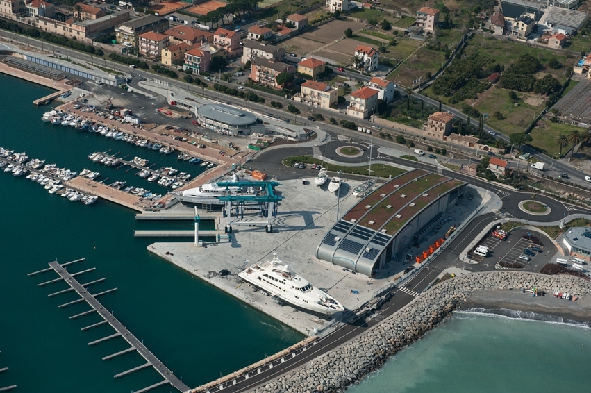 创新绿色斜坡屋顶-0