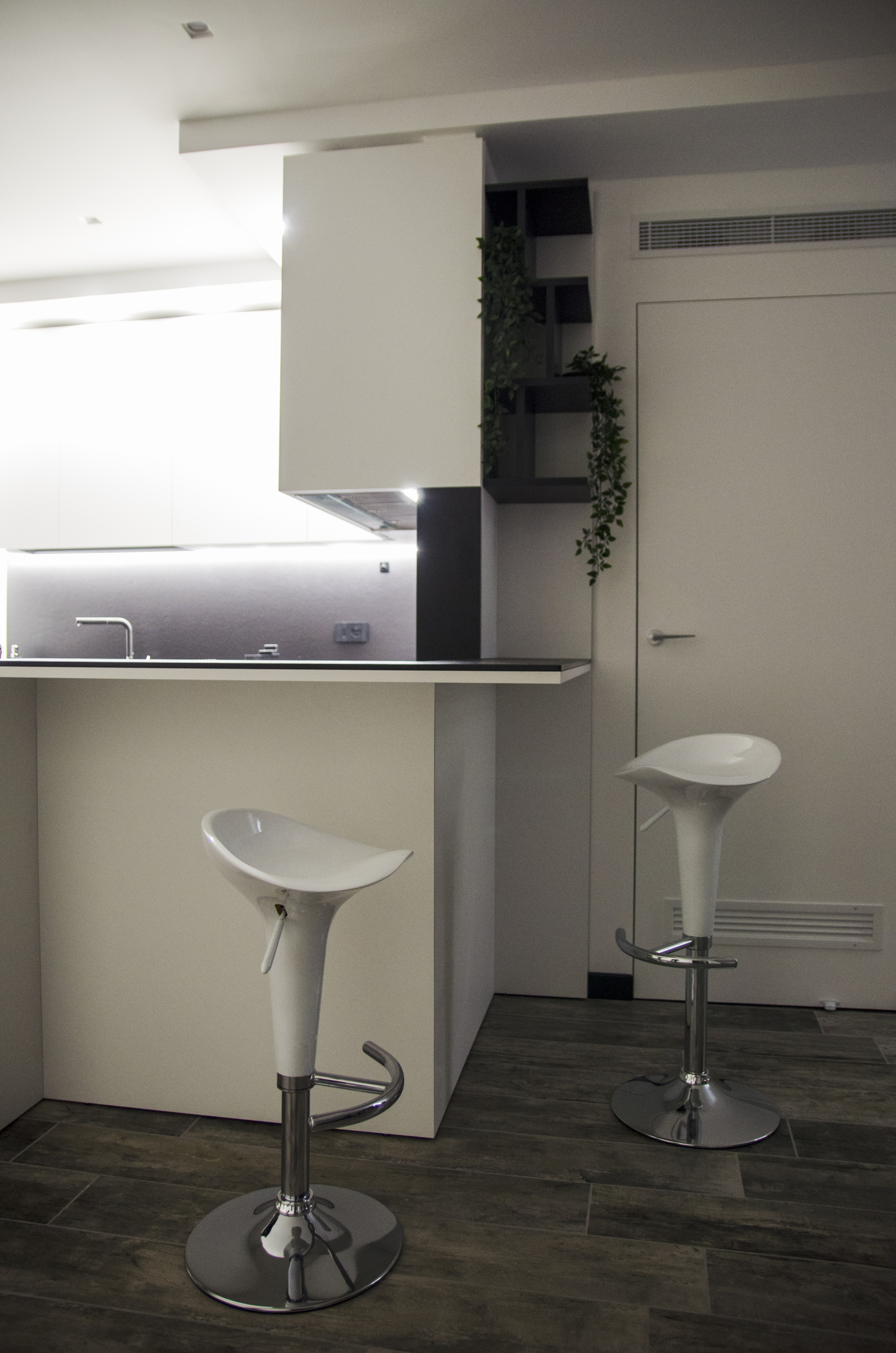 黑白风格公寓的节能环保设计-31