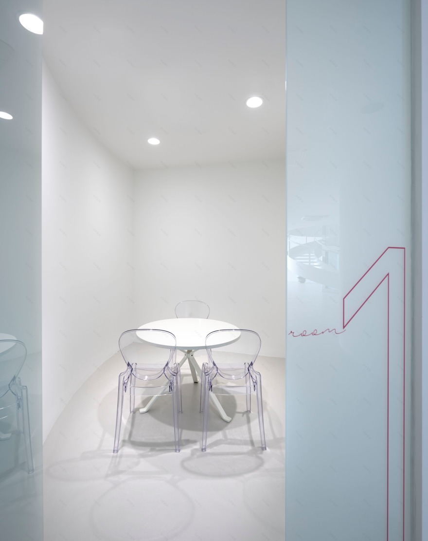 意式蝶舞·Omnicos 化妆品总部办公建筑-13