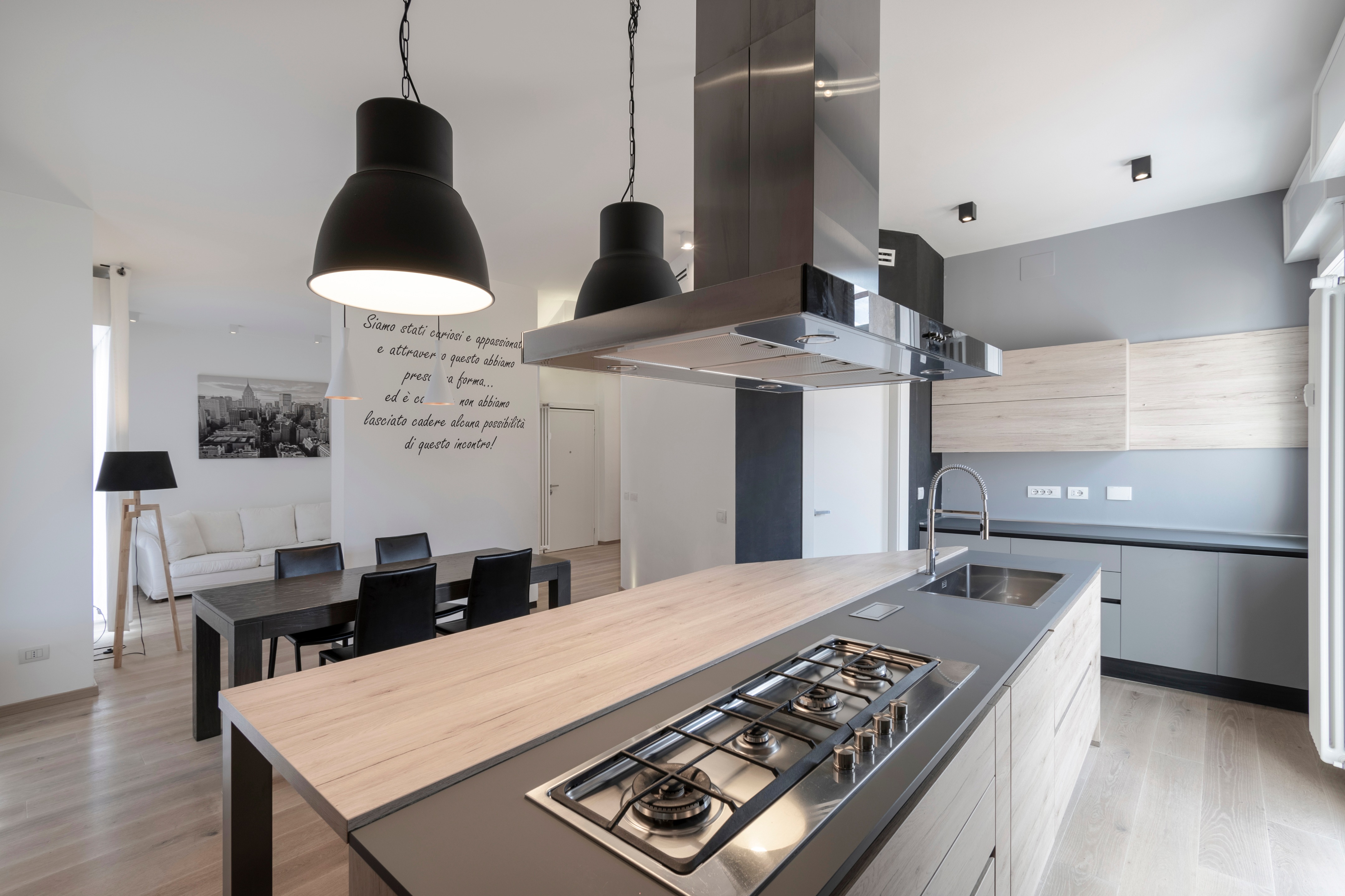 Modena 之家 | 温馨木质 IP 公寓，家庭共享的现代空间-14