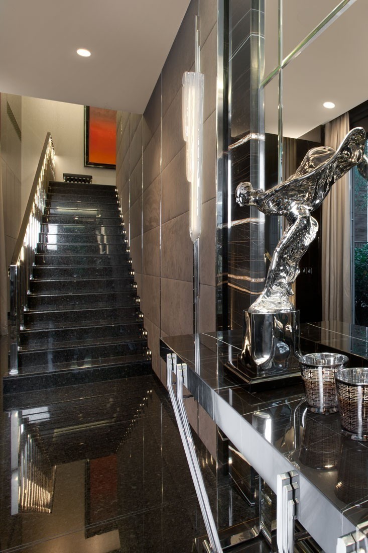 黑寓 BAJERSOKOL team 设计 | 艺术装饰风格公寓-0