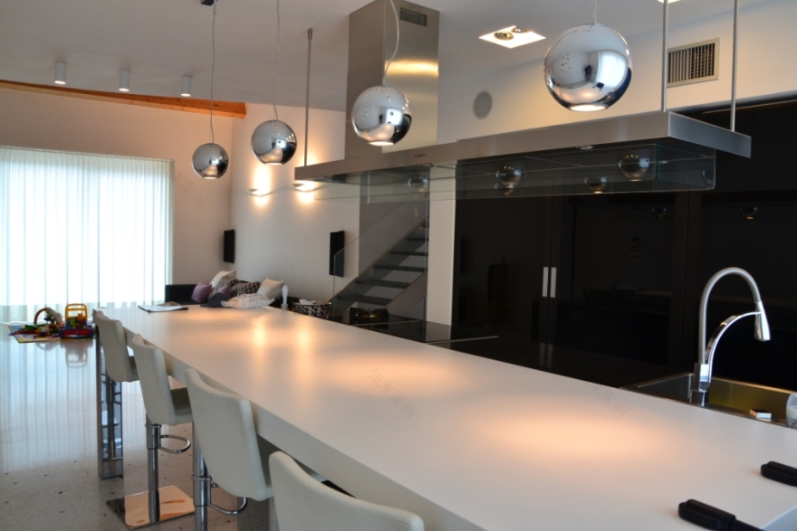 乡间复兴的现代居所——自然材料与尖端科技融合-5