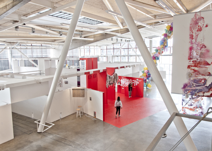 加州艺术学院多彩展厅-0