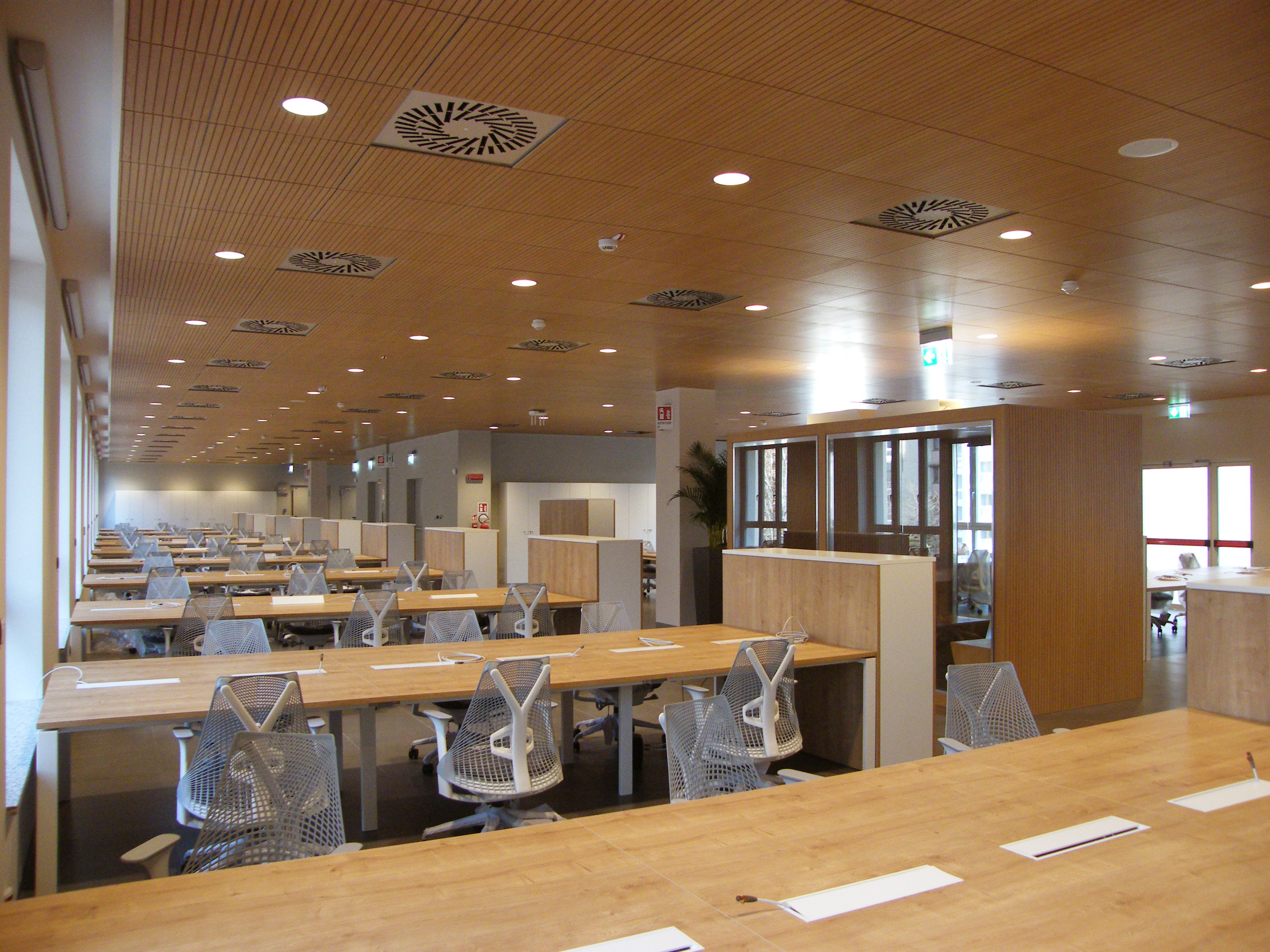 Santander 银行新总部 | 创新办公空间与自然的和谐融合-12