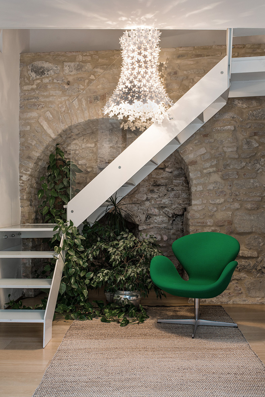 浪漫古堡中的私人住宅室内设计-0