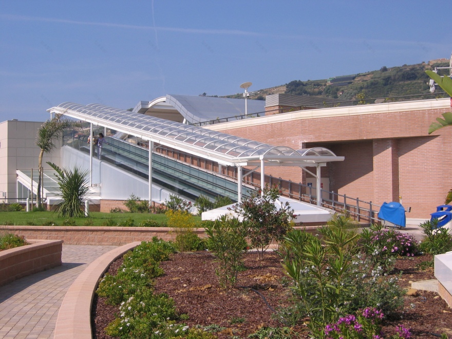 热那亚港口的 Polypiù 创新设计丨意大利热那亚-3