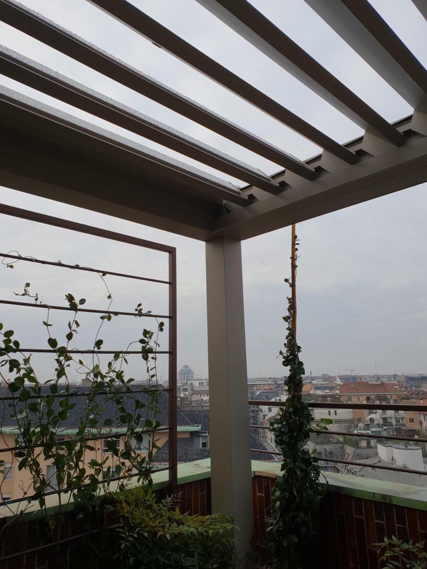 米兰双层公寓现代翻新,结构改造与复古元素完美融合-24