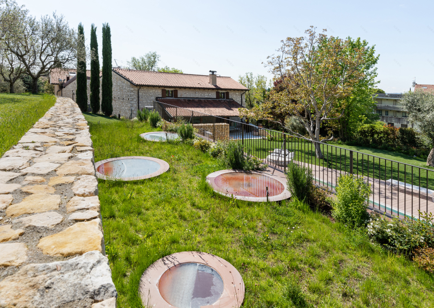 Valpolicella 地下泳池 | 自然与建筑的完美对话-1