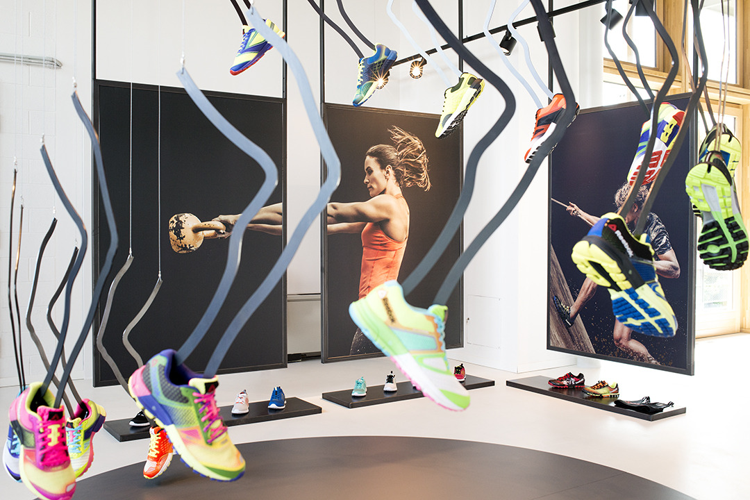 dxp architetti丨鞋店丨Reebok Showroom PR-2