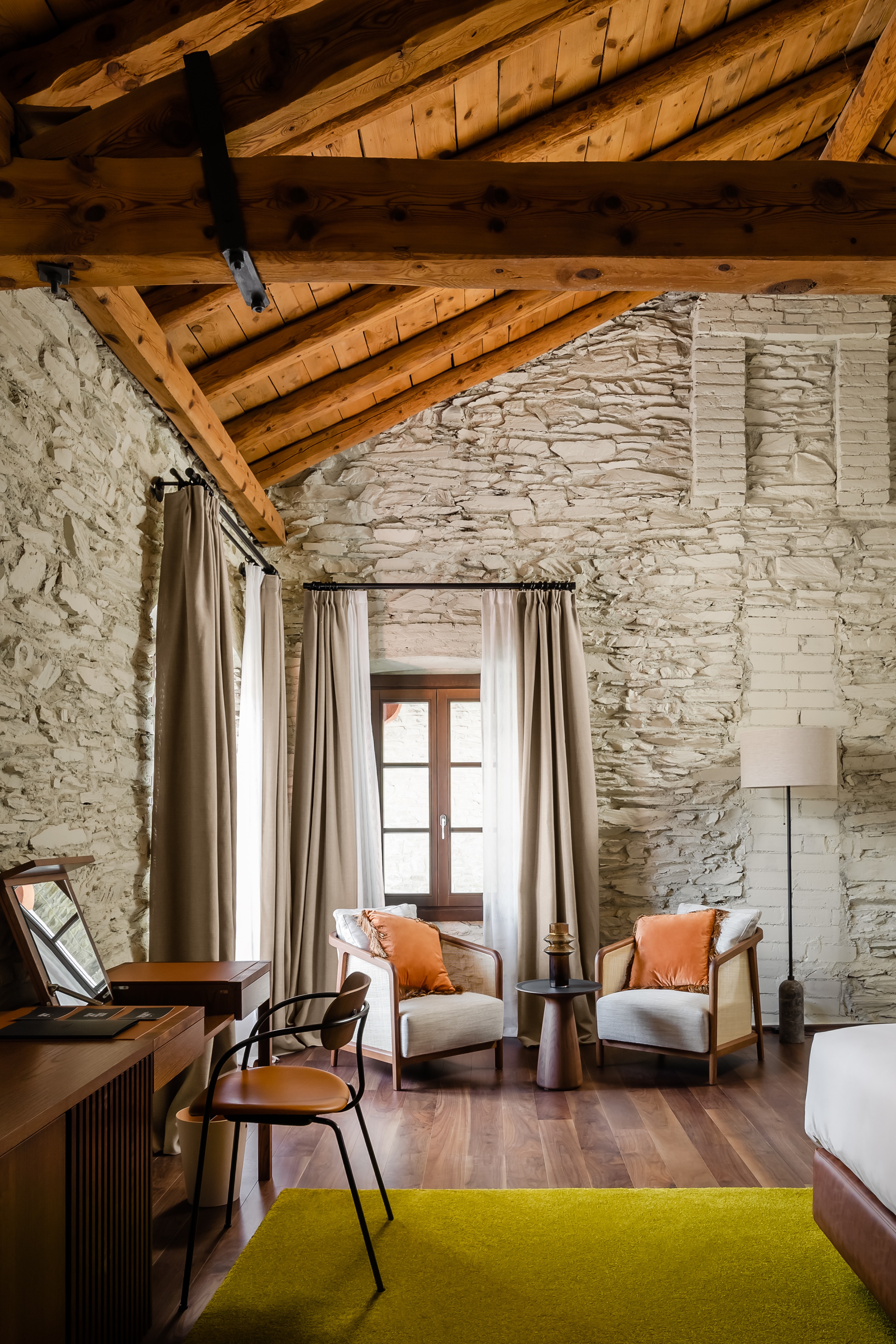 巴塞罗那 Relais & Châteaux Mercer Hotel Torre del Remei | 奢华套房内的 Alison 和 Tosca 座椅-1