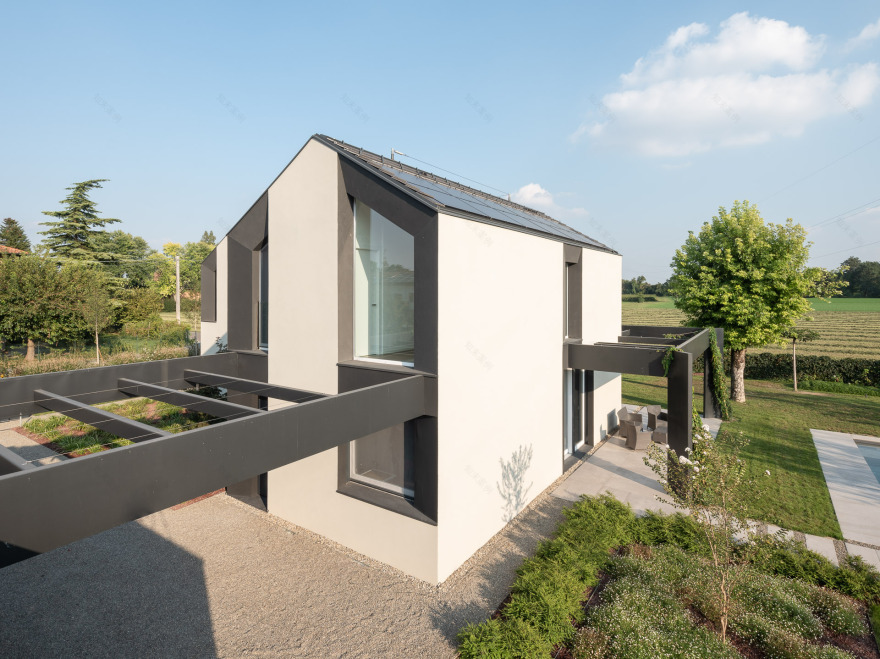 乡间别墅 HHCR,融入自然美景的设计佳作-8