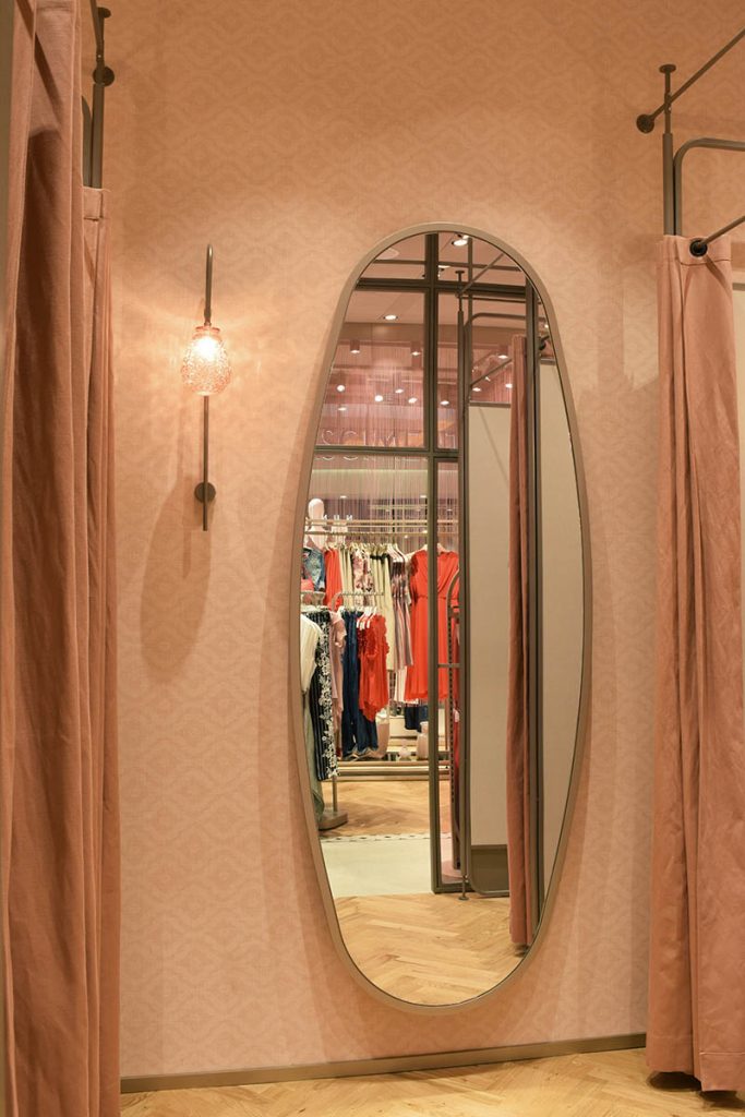 时尚女性品牌店“Rinascimento”新概念设计-10