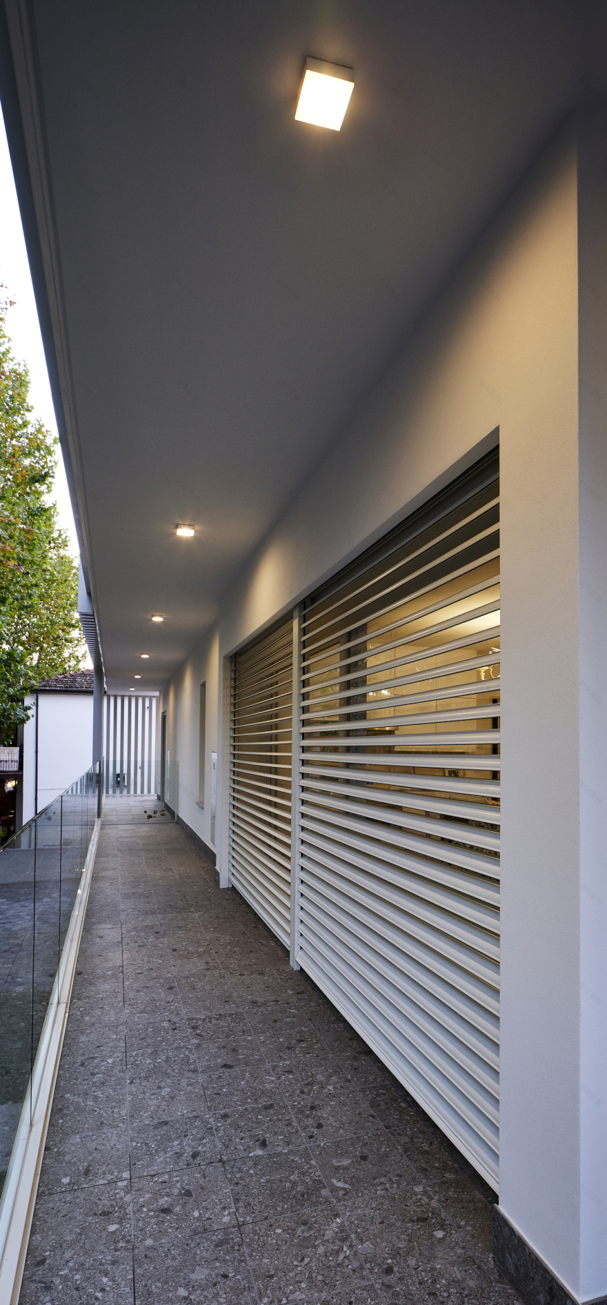 意大利简约风格别墅设计,重塑 60 年代风情-11