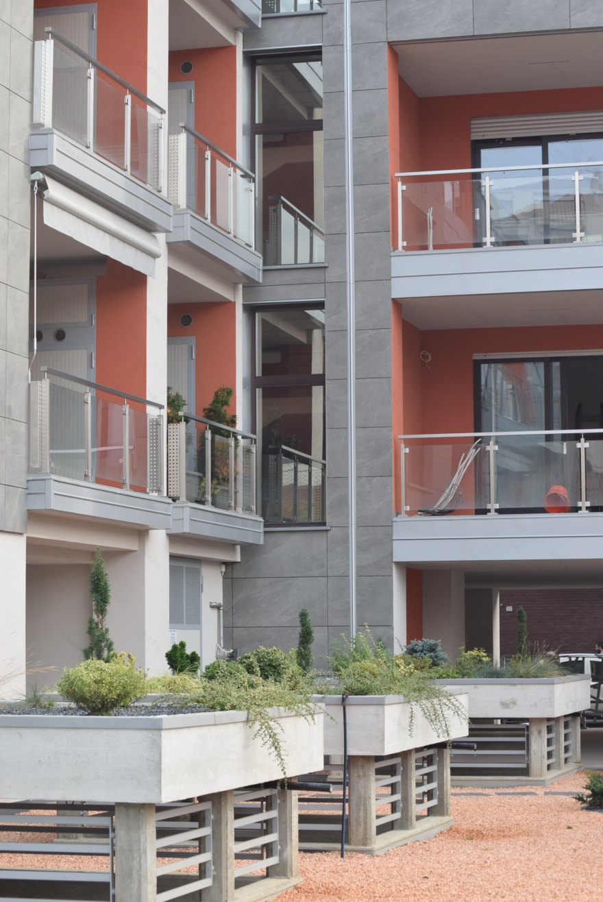 现代公寓建筑的优雅与舒适融合-4