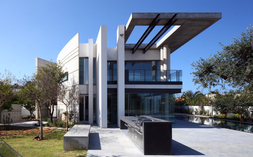 Dunsky Architects 打造的“虾屋”别墅设计,融入地中海景观-3