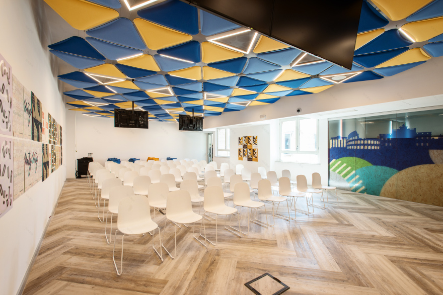 培训机构 / 灵活多变的空间魔法,Binario F 的数字技能培训中心-8