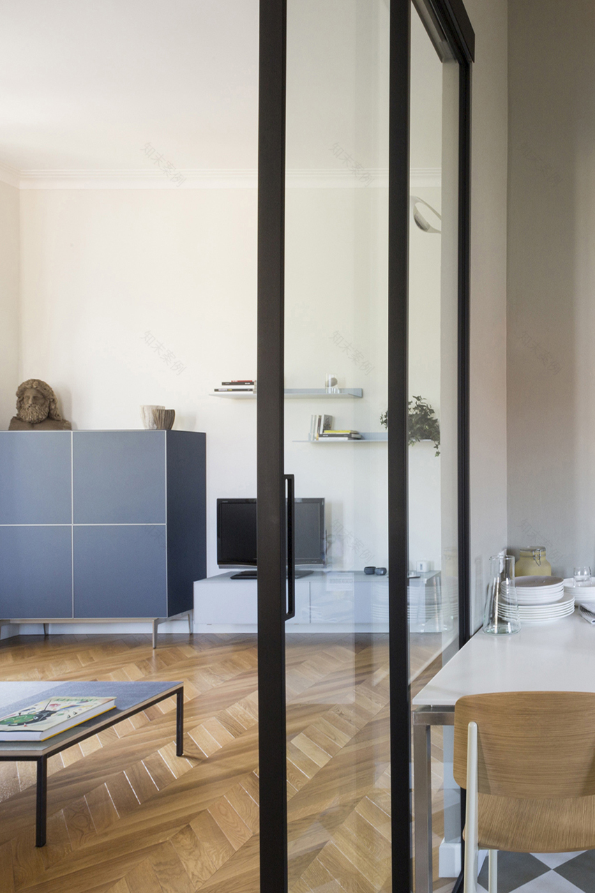 岁月对话现代,“鱼骨”地板打造梦幻空间-4