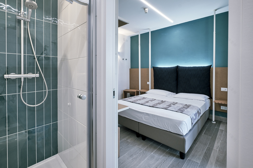 海沙共舞,简约几何的环保酒店设计-3