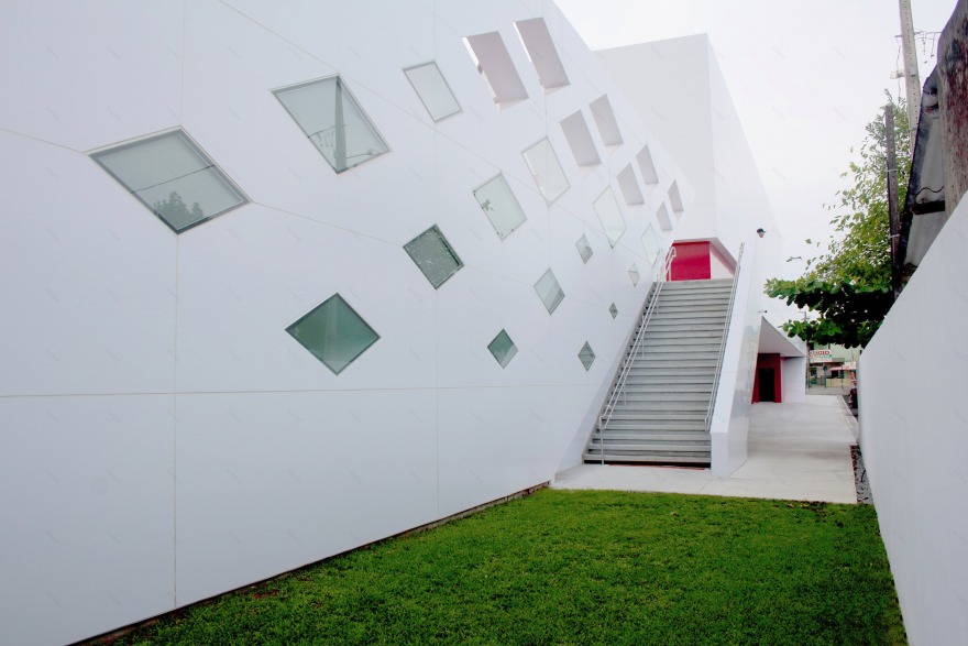 波尔图纳韦港多功能中心 · 海上蝴蝶建筑-12