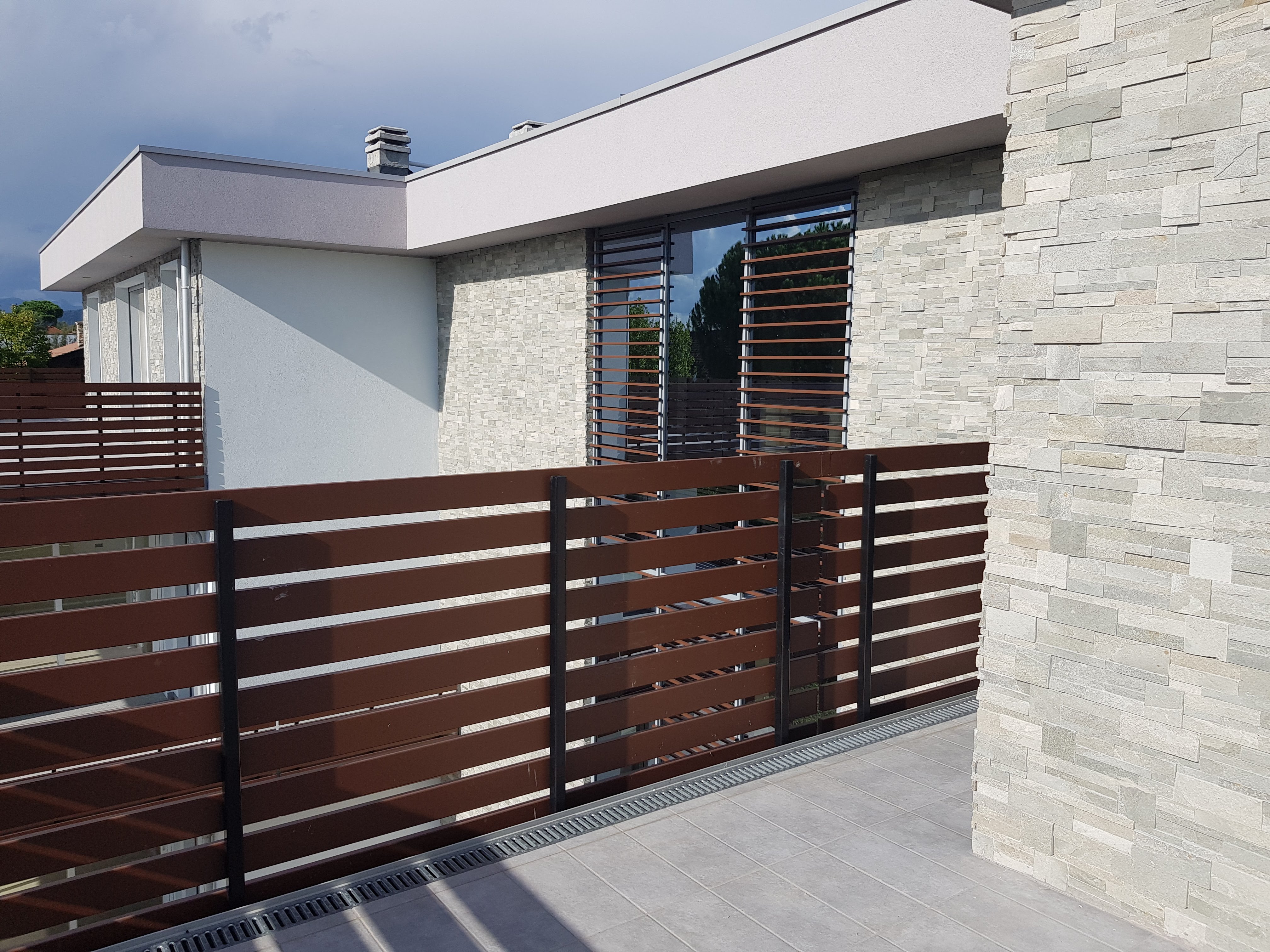 融合拆除与新建的综合性住宅设计-11