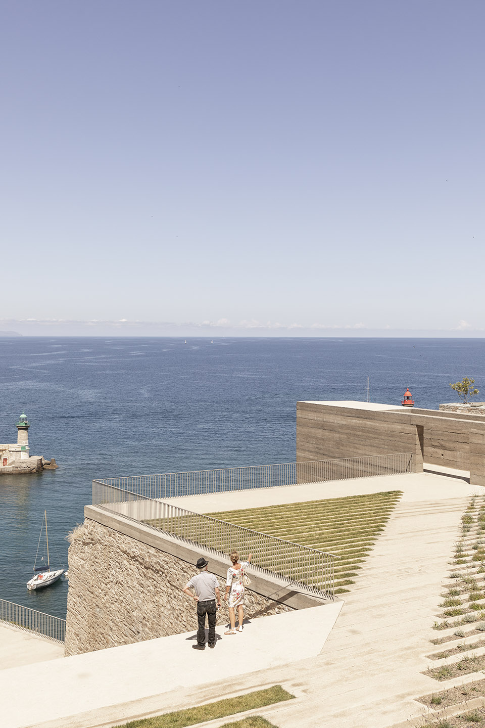 Bastia城堡与港口间的景观空间，法国/充满绿意的舒适连接-20