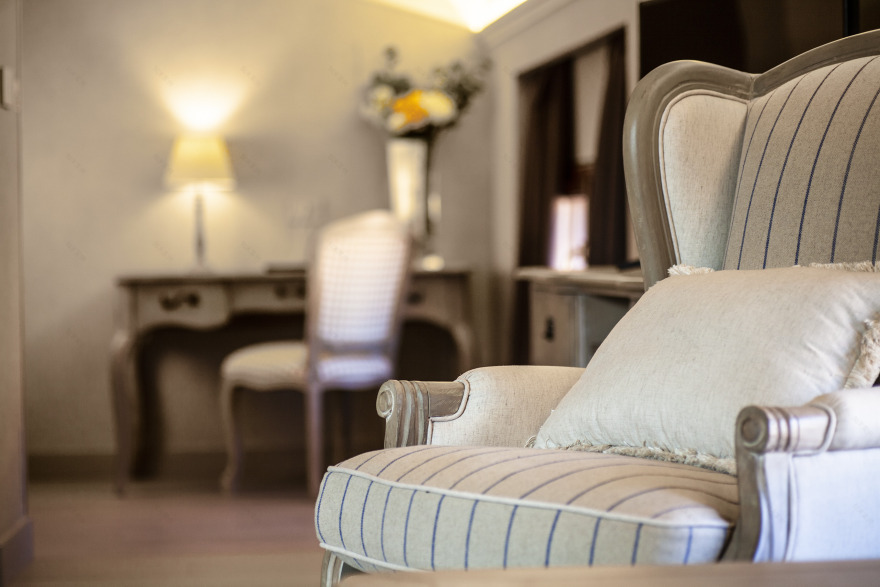 博洛尼亚城市中心,现代与古典交融的 Hotel Cavour 酒店设计-5