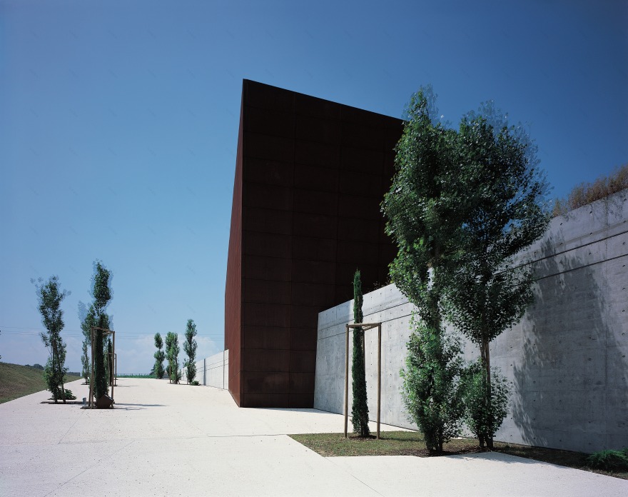 沉浸于寂静的墓葬空间-9