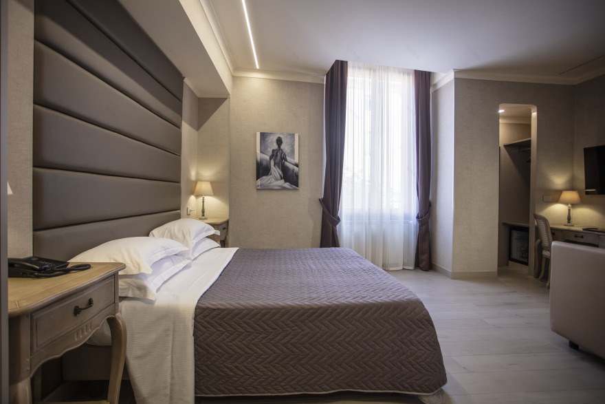 博洛尼亚城市中心,现代与古典交融的 Hotel Cavour 酒店设计-42