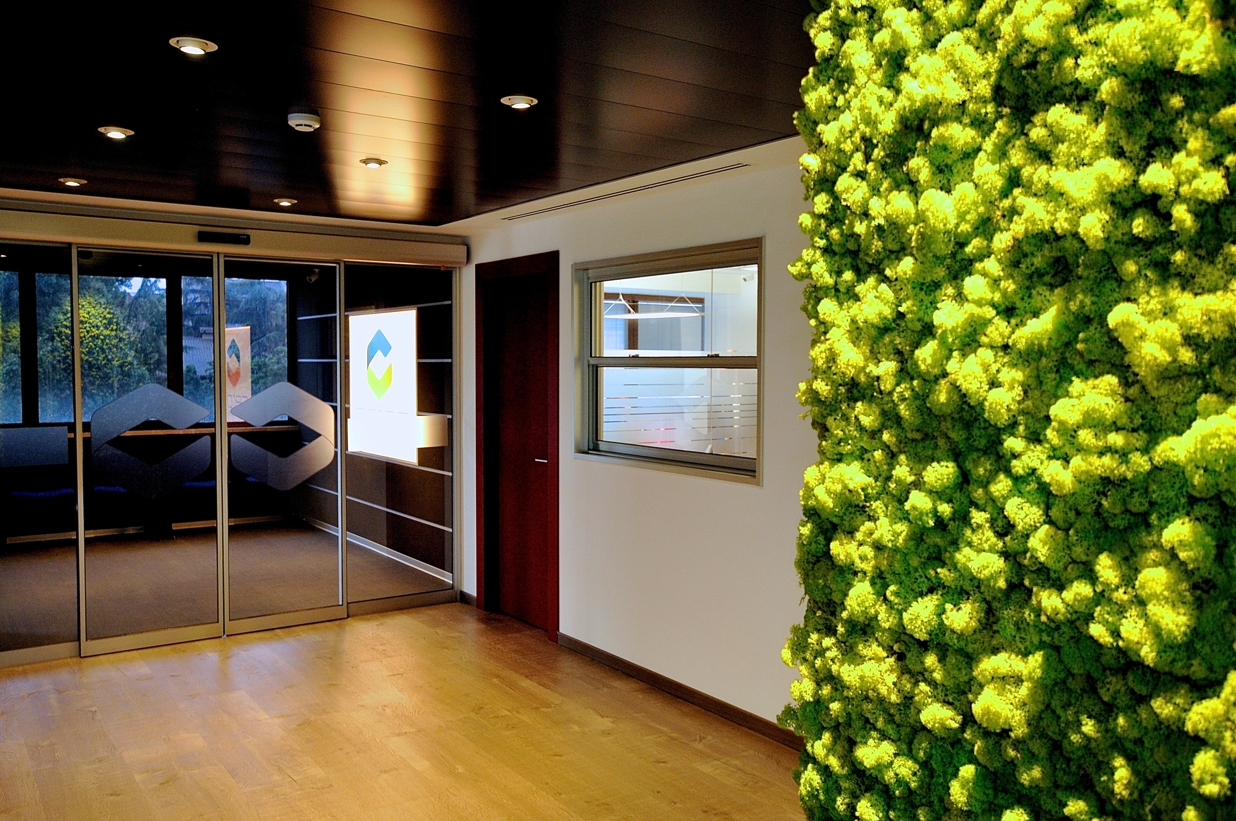 CETOC 办公室 · 绿色与红色的活力空间-2