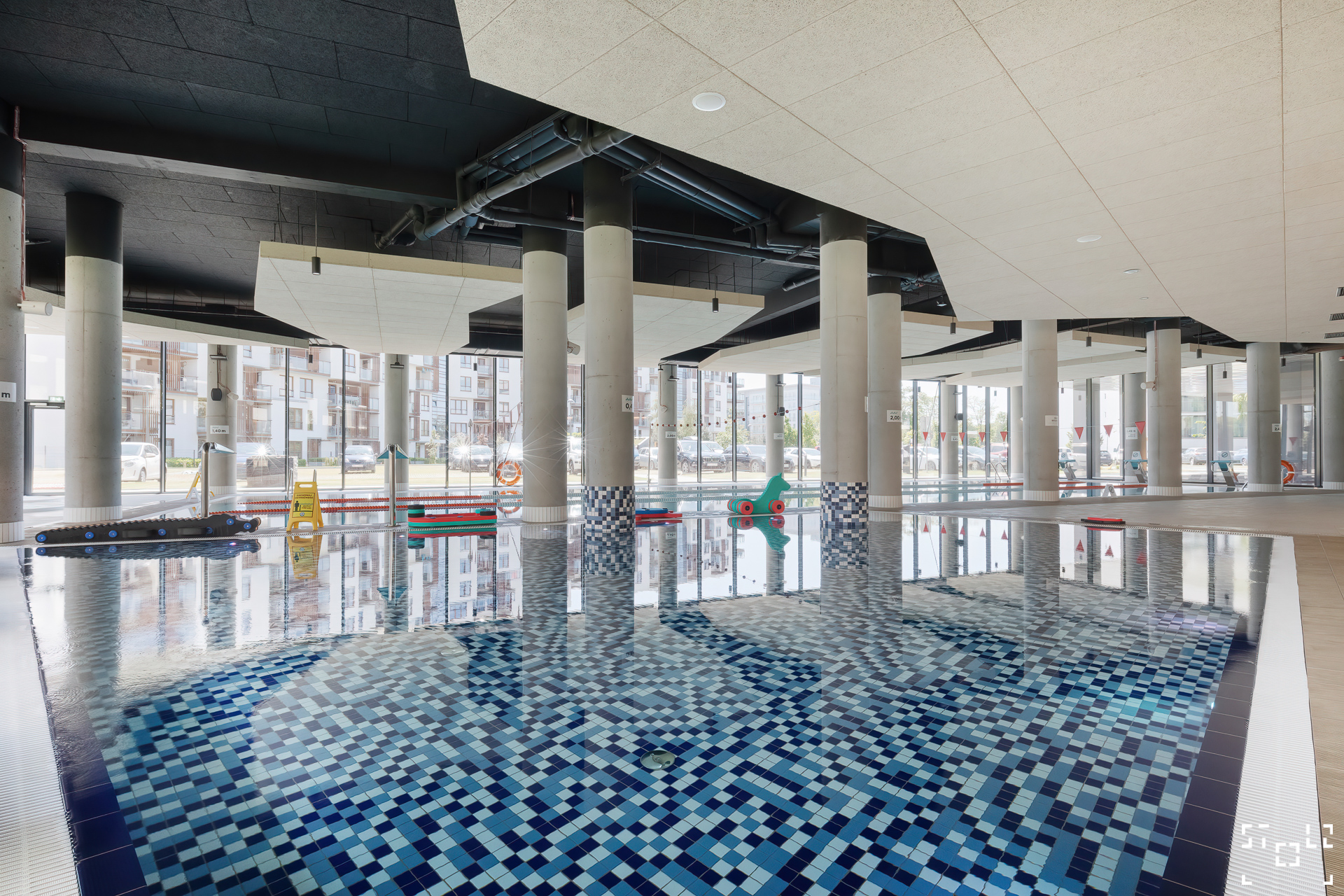 Tomasz Stolz 设计 Seaside 453 公寓，展现现代海滨风尚-26