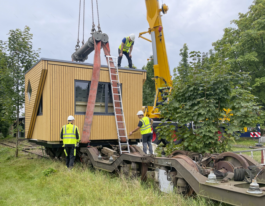 德国火车站的折叠生态小屋丨Brette Haus-4