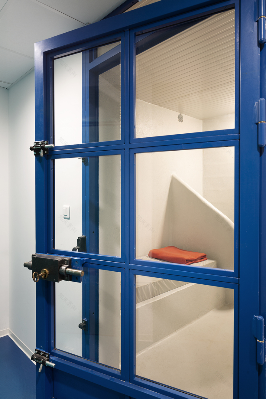 马赛海关港大楼改造 | 结构简约、环保节能-9