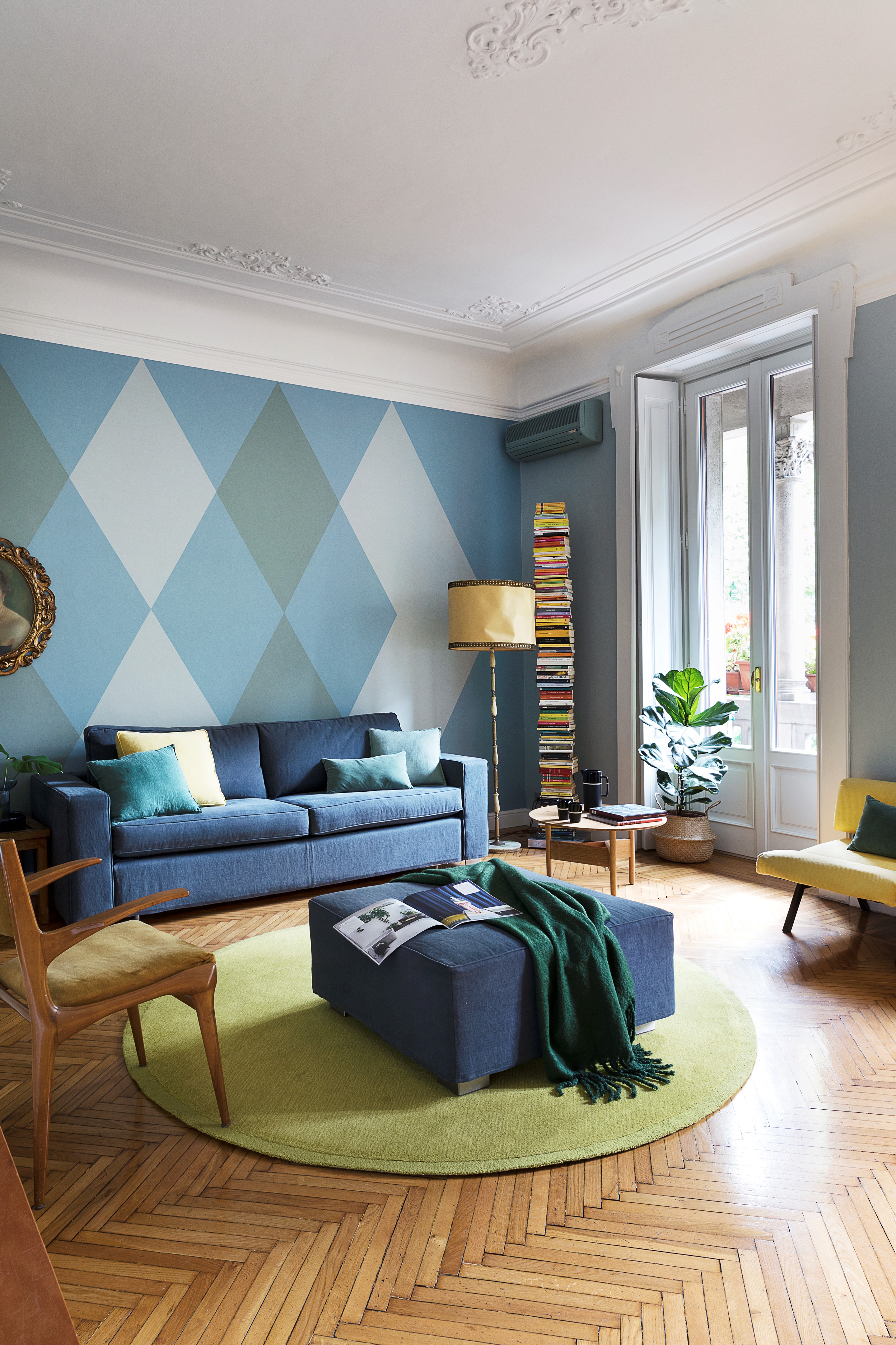 色彩翻转的复古公寓-1