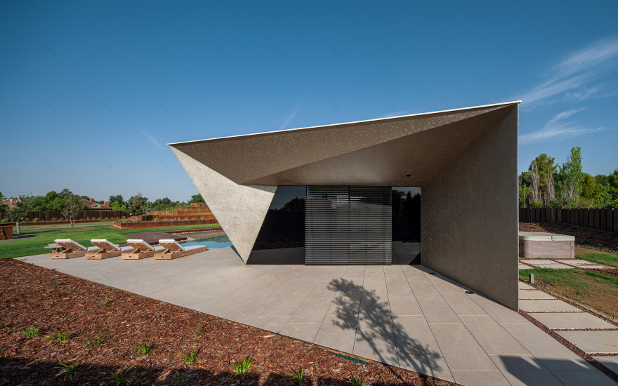 单层别墅融入环境,呈现现代豪华生态设计-8