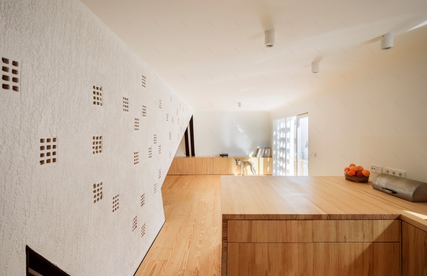 旧墙中的光影视界 · 格拉纳达公寓改造-21