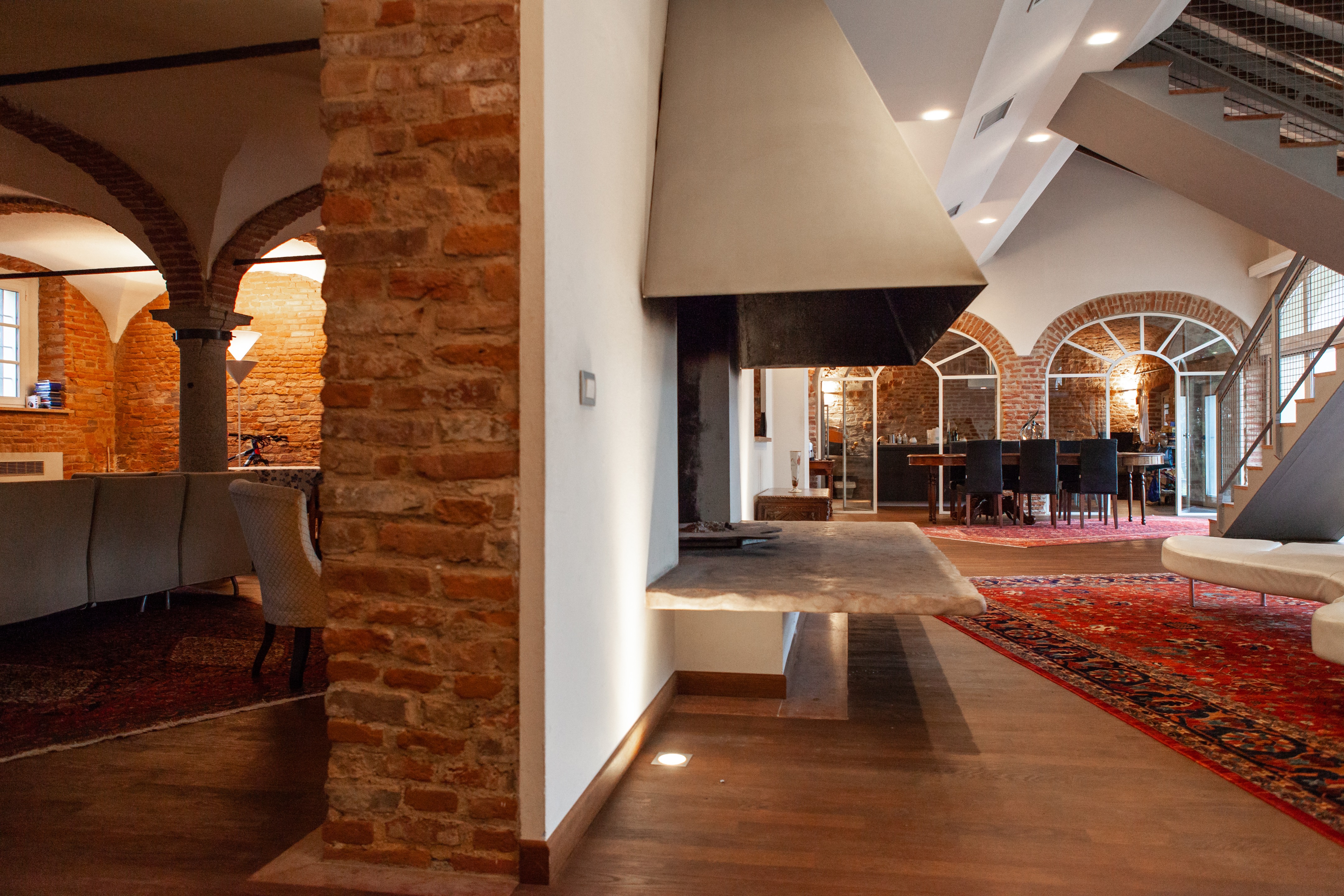 历史与现代共融的城市别墅-17