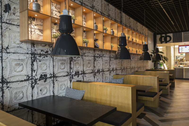 芬兰 Myly 购物中心 Qualitano & Tsiken 餐厅 · 创新室内设计提升顾客体验-6