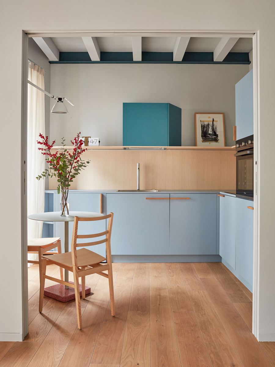 米兰历史建筑翻新公寓 | 蓝色月光的内部空间-5