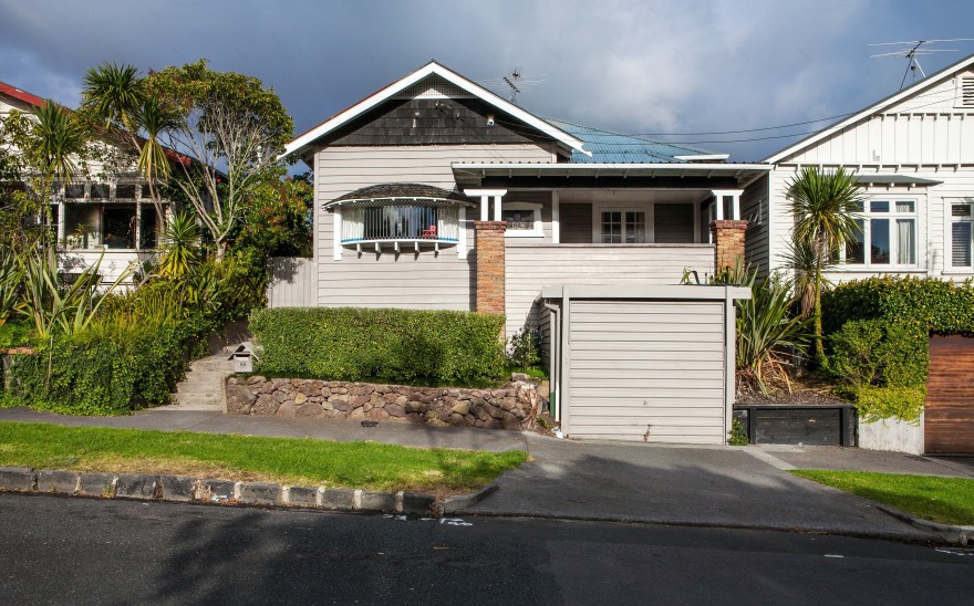 原木韵味与现代简约的完美融合-17