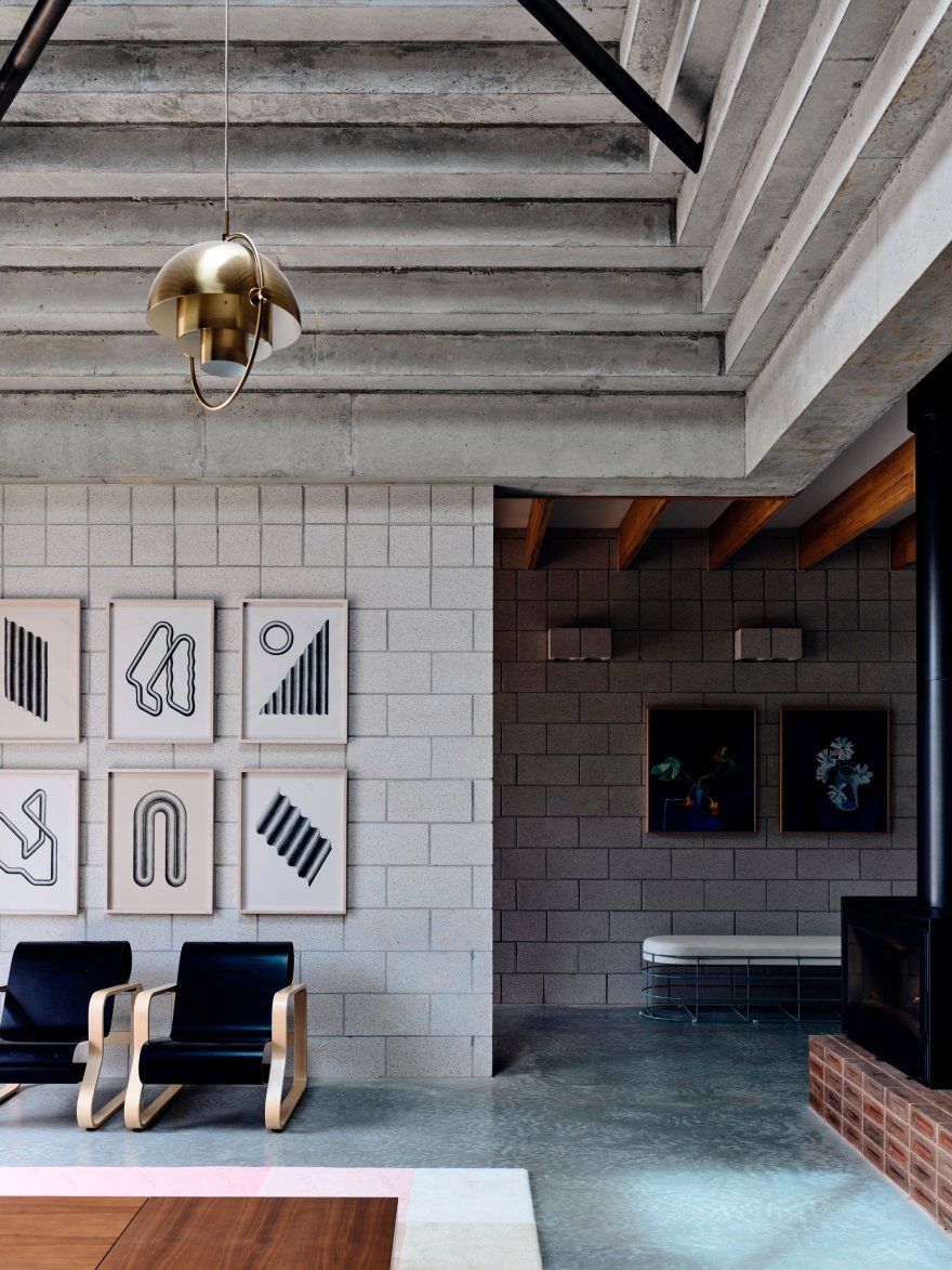 混凝土金字塔下的海滩别墅设计-11