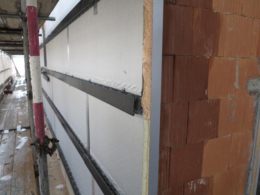 现代公寓建筑的优雅与舒适融合-5